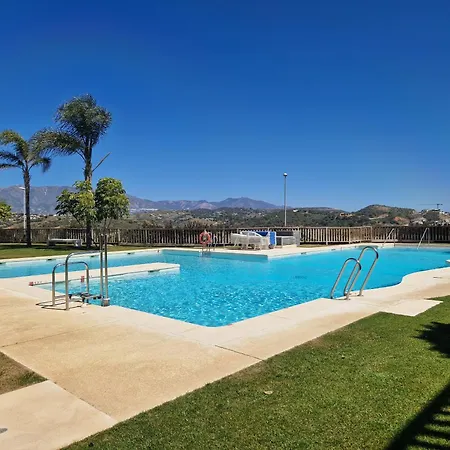 Apartment 2nd Floor Large Terrace & Pool Views Casa Banderas