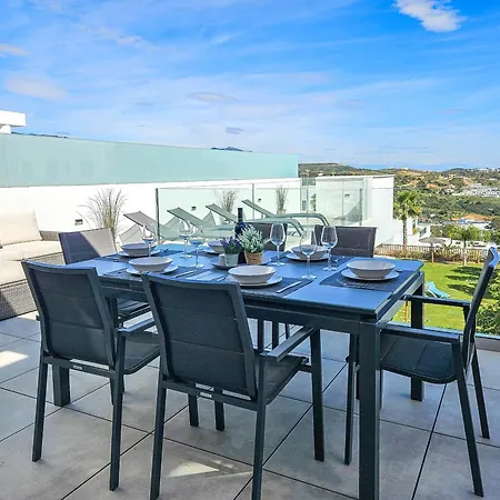 Apartment 2nd Floor Large Terrace & Pool Views Casa Banderas *
