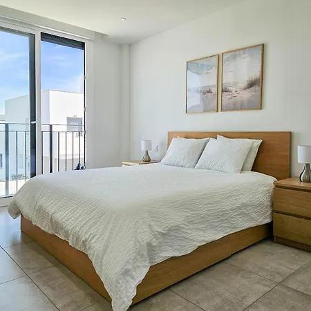 2nd Floor Large Terrace & Pool Views Casa Banderas Apartment *