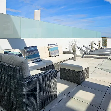 2nd Floor Large Terrace & Pool Views Casa Banderas *