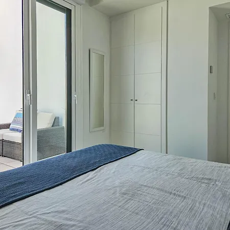 2nd Floor Large Terrace & Pool Views Casa Banderas *