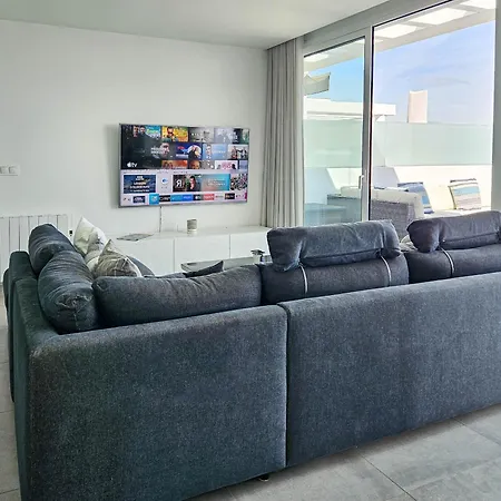 2nd Floor Large Terrace & Pool Views Casa Banderas *