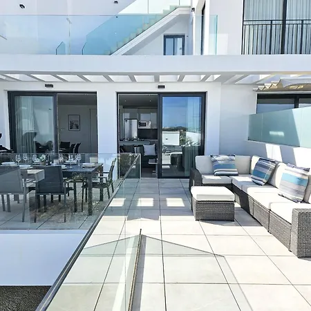 2nd Floor Large Terrace & Pool Views Casa Banderas Apartment *